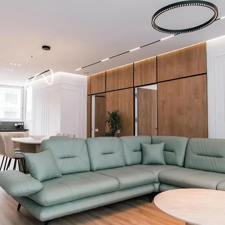 Skyline Penthouse *