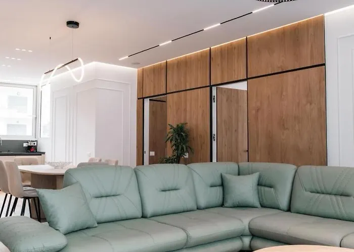 Skyline Penthouse *